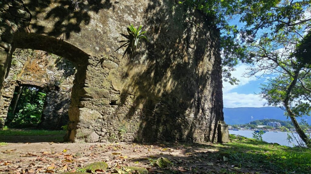 patrimonio-no-guaruja:-estado-avalia-revitalizacao-da-ermida-do-guaibe-e-forte-sao-felipe